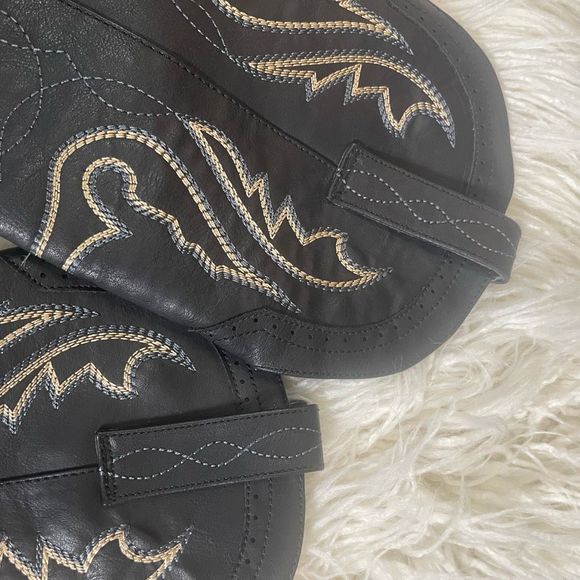 Very Volatile Los Angeles Embroidered Cowboy Boots with Leopard Print Interior - Picture 8 of 9